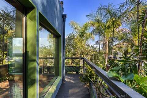 6907 Treasure Trail, Hollywood Hills, CA 90068