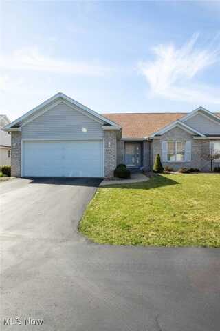 825 Auburn Hills Drive, Youngstown, OH 44512