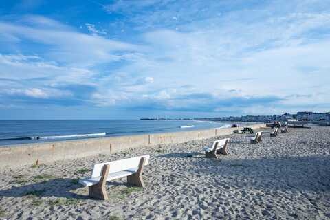 933 Ocean Boulevard, Hampton, NH 03842