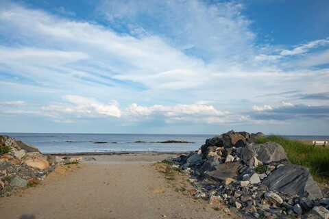 933 Ocean Boulevard, Hampton, NH 03842