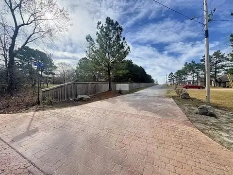 16399 N 573 Road, Tahlequah, OK 74464
