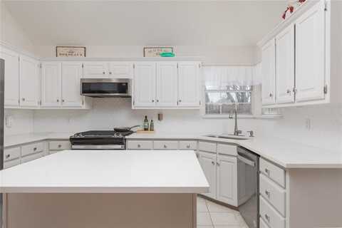 532 Amy Jo Circle, Aubrey, TX 76227