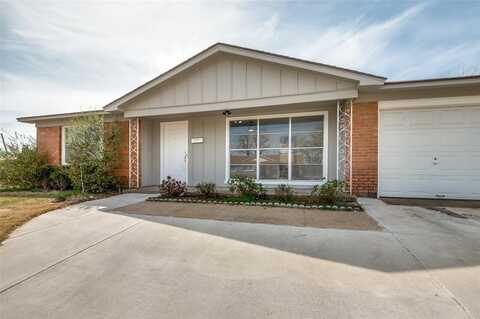 321 W Phillips Court, Grand Prairie, TX 75051