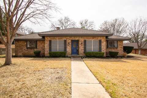 1808 Foxwood Court, Arlington, TX 76012