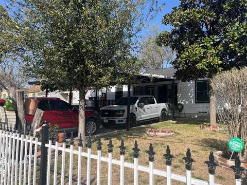 1318 S Ewing Avenue, Dallas, TX 75216