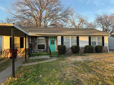 221 E Boyd Street, Bonham, TX 75418