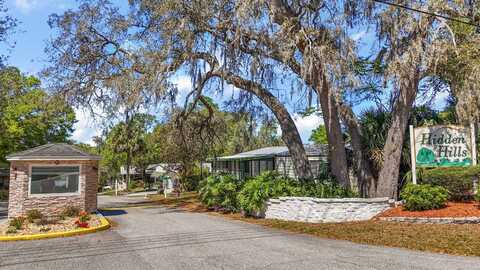 130 Oakleaf Circle, Deland, FL 32724