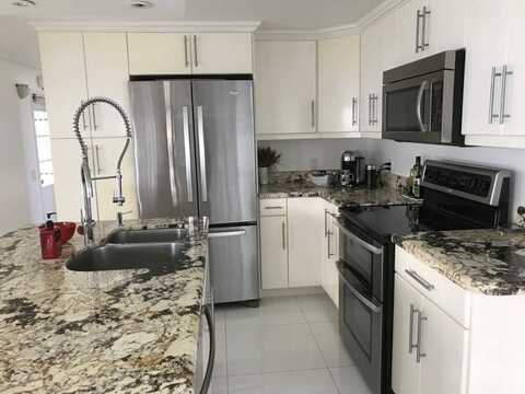 3233 State St., Hollywood, FL 33021