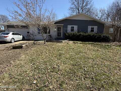 1208 S Cedarbrook Avenue, Springfield, MO 65804