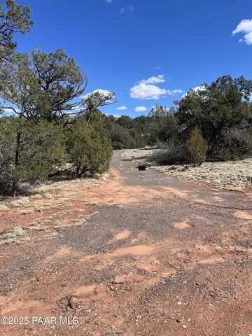 54683 N El Portal Lane, Seligman, AZ 86337