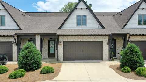 1690 W Farmville Road, Auburn, AL 36830