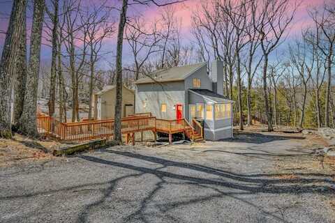 104 Durham Drive, Bushkill, PA 18324