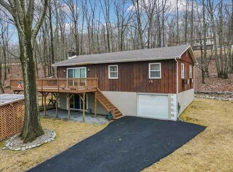 1133 Maple Lake Drive, Bushkill, PA 18324