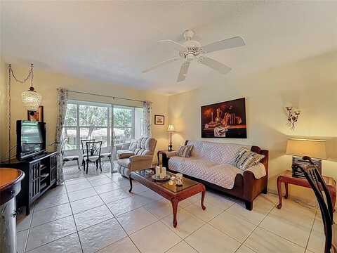 5001 NW 34th St, Lauderdale Lakes, FL 33319