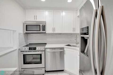 8000 Sunrise Lakes Dr, Sunrise, FL 33322