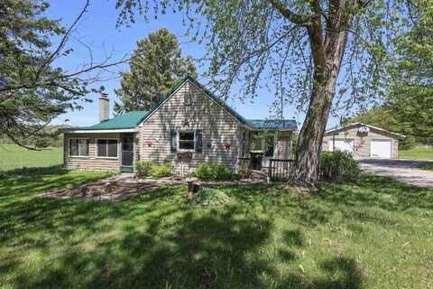 W8106 MEYER Lane, CRIVITZ, WI 54114