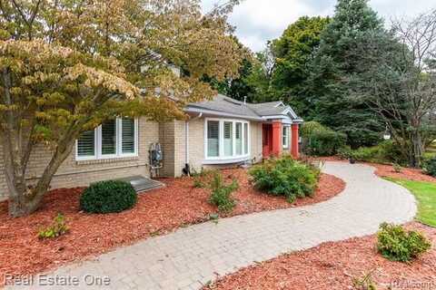 4345 PINE TREE Trail, Bloomfield Hills, MI 48302