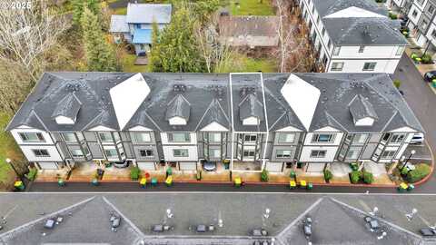8895 SW ELENA LN, Portland, OR 97223