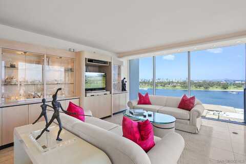 1810 Avenida del Mundo, Coronado, CA 92118