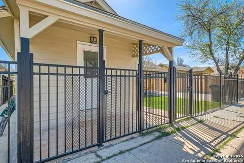 114 S San Dario, San Antonio, TX 78237