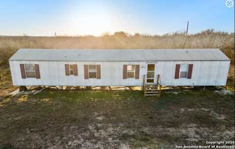 915 Avenue I, Christine, TX 78012
