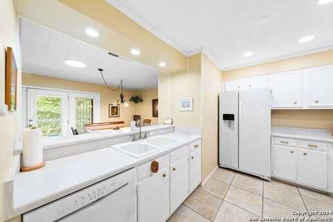 5007 Arbor Ridge Dr, San Antonio, TX 78228
