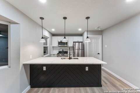 438 SCOTTY DR, San Antonio, TX 78227