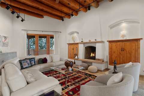 33 Koshari, Santa Fe, NM 87506