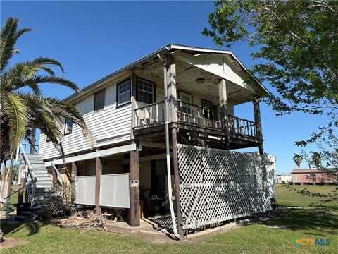 112 C Street, Port Lavaca, TX 77979