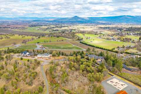 45 Vineyard View Circle, Medford, OR 97501