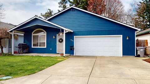 1990 SW Betty Lane, Grants Pass, OR 97526