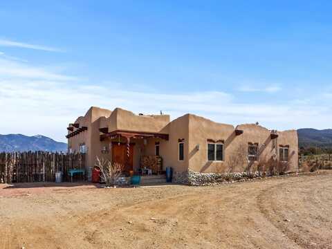1101 Luz Del Sol, Taos, NM 87571