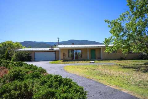 560 Camino Coronado, Taos, NM 87571