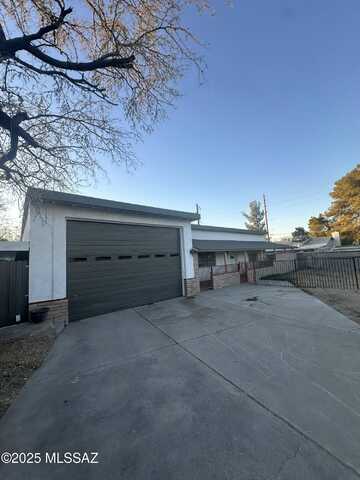 2775 N Goyette Avenue, Tucson, AZ 85712