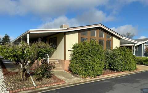 581 N Crawford Avenue, Dinuba, CA 93618