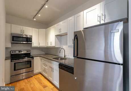 224 CHURCH STREET, PHILADELPHIA, PA 19106
