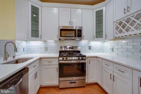 1625 INTERNATIONAL DRIVE, MCLEAN, VA 22102