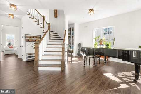 2704 HILLFIELD DRIVE, FREDERICK, MD 21702