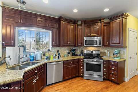7605 W Meadow Lakes Spur, Wasilla, AK 99623