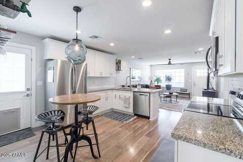 5033 S 11TH Place, Phoenix, AZ 85040