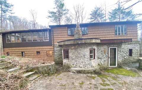 1599 C&O Dam Road, DANIELS, WV 25832