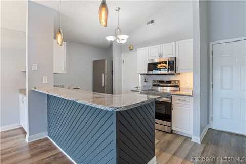 98 Jonathan Drive, Lake Ozark, MO 65049