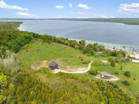 5052 LAKE SHORE, BOYNE CITY, MI 49712