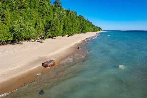 3895 TOPSIDE WATCH, HARBOR SPRINGS, MI 49740