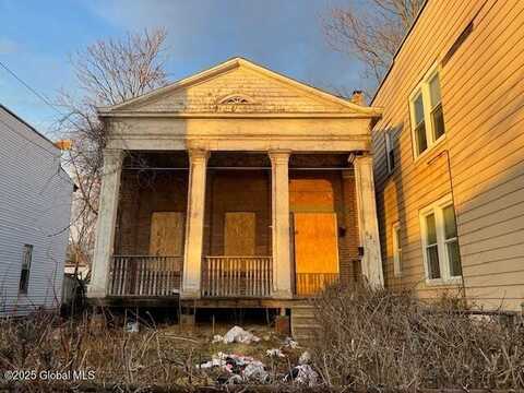 631 Clinton Avenue, Albany, NY 12206