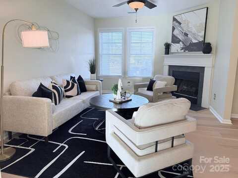6635 Vlosi Drive, Charlotte, NC 28226