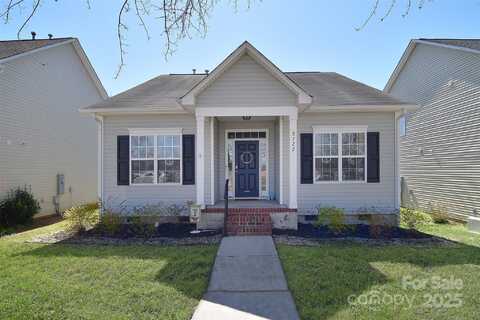 8722 Arrowhead Place Lane, Cornelius, NC 28031