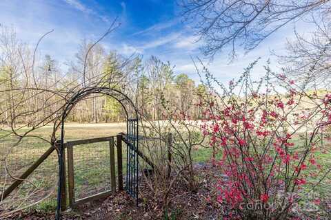 14 Woods Drive, Fairview, NC 28730