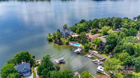 8014 Kiwi Point, Tega Cay, SC 29708