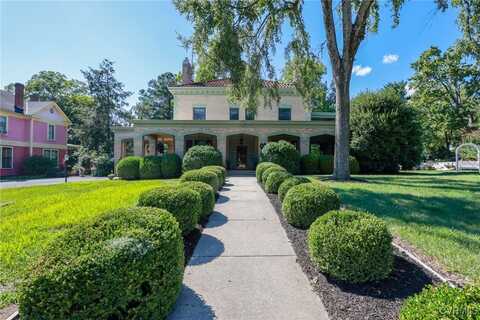 614 S Main Street, Blackstone, VA 23824